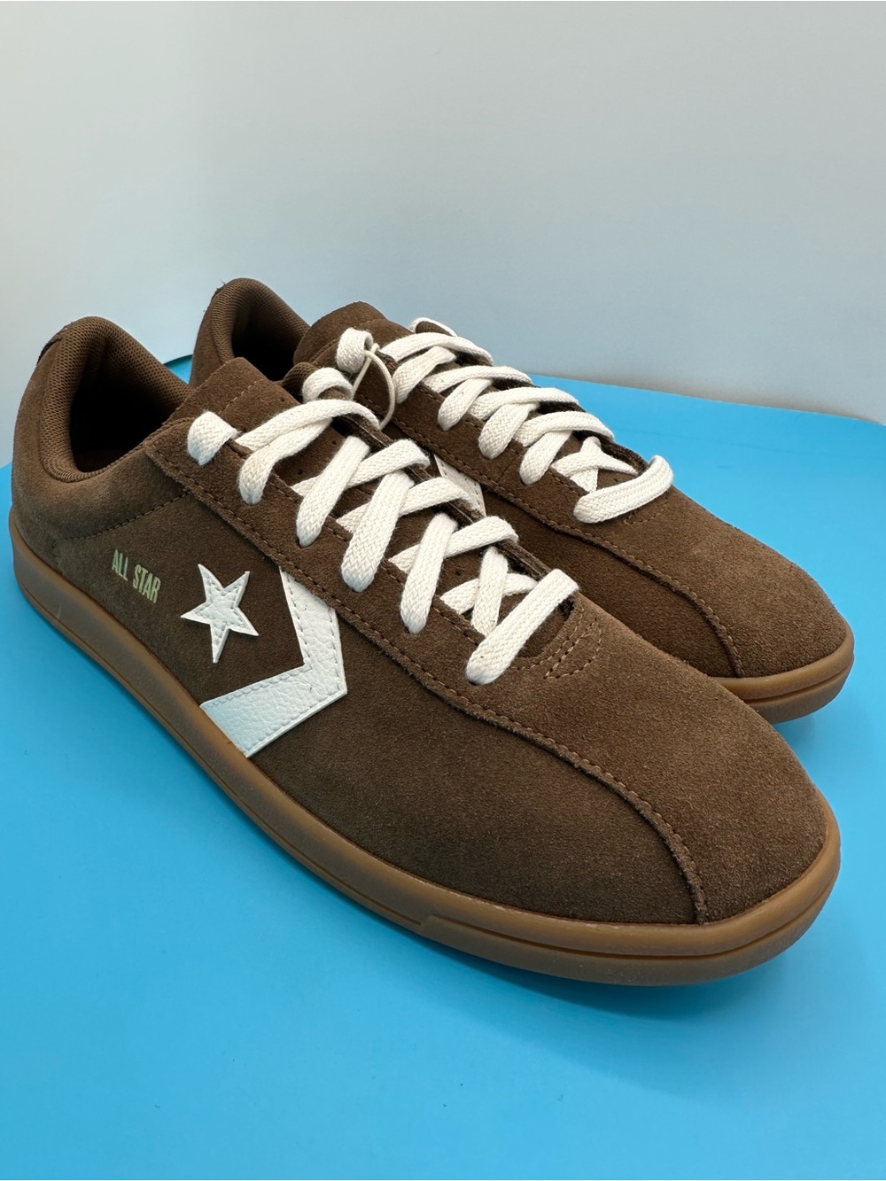 NEW! All Star Classic Trainer women’s size 9